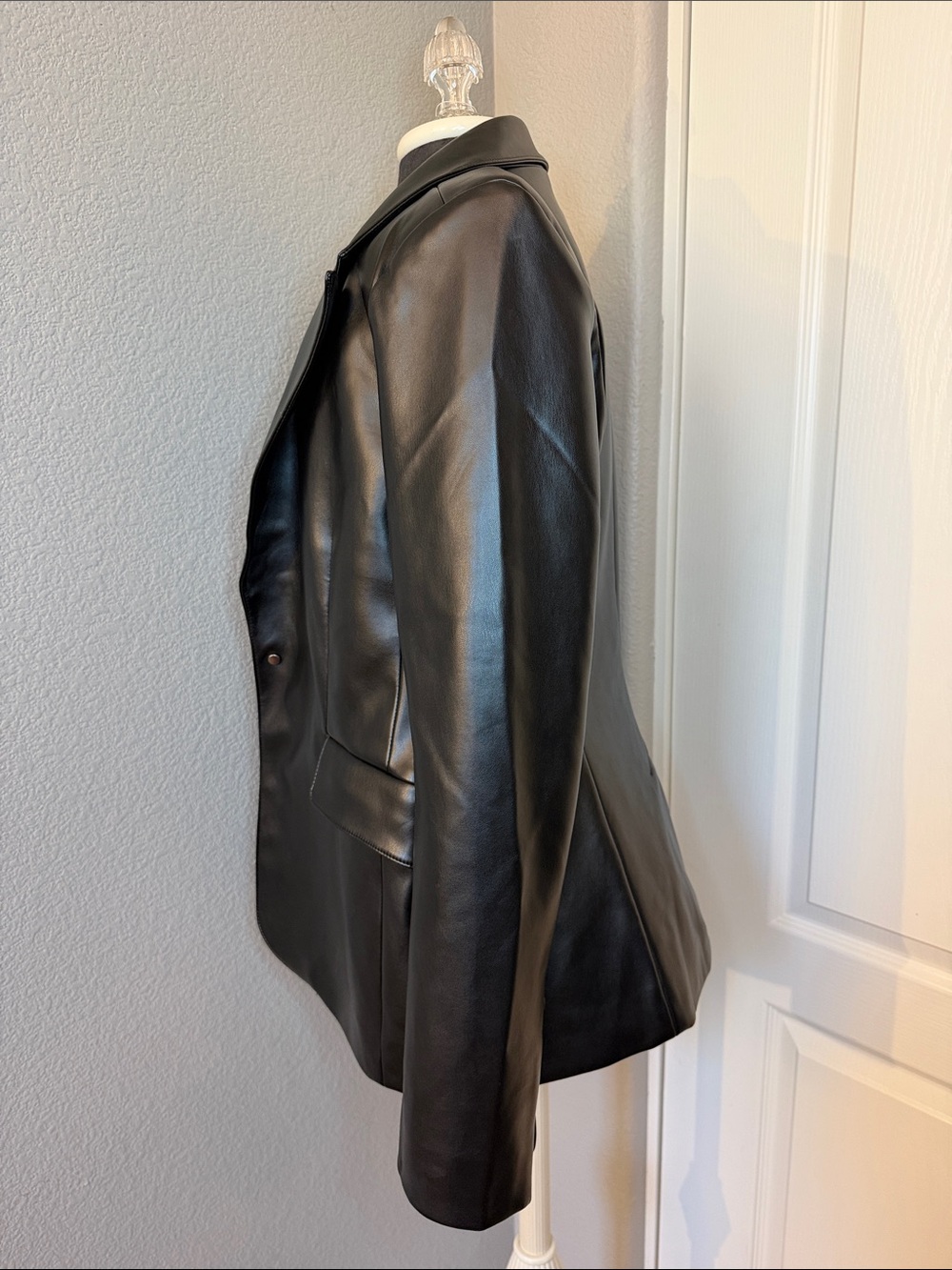 Good American Black Faux Leather Tailored Blazer Size Medium - Picture 4 of 10